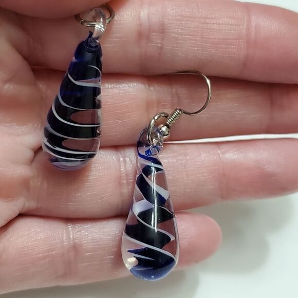 *Sale* Blue and white swirly twirly glass earrings - Picture 5 of 5